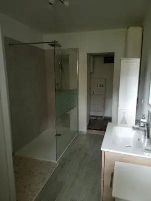 Salle de bains dans l'établissement Gîte l'Olivianne
