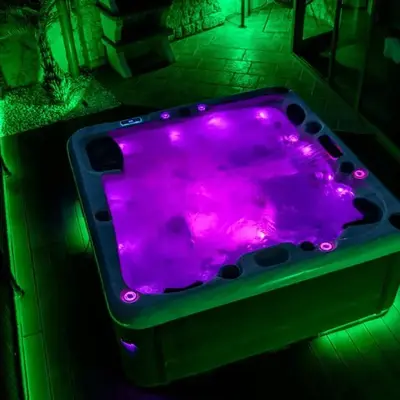 Le Logis du Marquis Jacuzzi Billard
