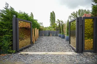 Jardin de l'établissement Cottage, Lodge & Spa 64