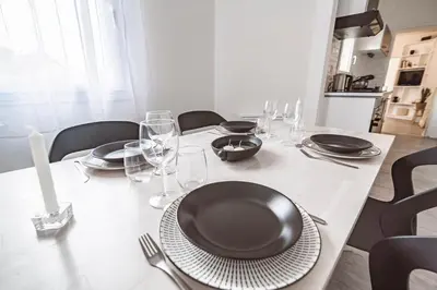 Cuisine ou kitchenette dans l'établissement Charmant appartement à Épernay