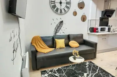 Cuisine ou kitchenette dans l'établissement Sublime appart rénové duplex centre ville 4pers wifi