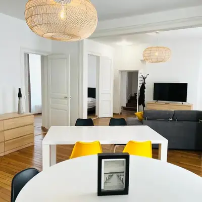 CHIC Appartement Type 4 / Parking Privé