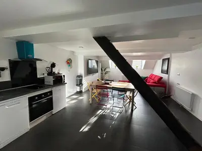Cuisine ou kitchenette dans l'établissement Appart stylé très spacieux Sedan 4E