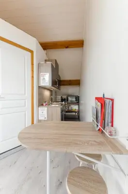 Cuisine ou kitchenette dans l'établissement Le gite du pigeonnier