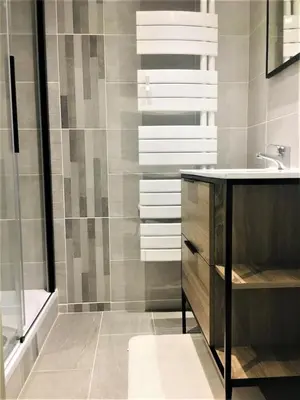 Salle de bains dans l'établissement Au vieux chene