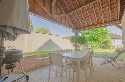 Terrasse ou espace extérieur de l'établissement Le prieure
