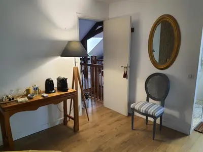 Coin salon dans l'établissement Le Cèdre