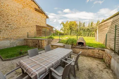 Jardin de l'établissement Gîte de la Louvière - maison de campagne