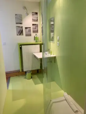 Salle de bains dans l'établissement CHAMBRES D'HÔTES LA MADELEINE
