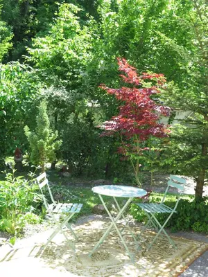 Jardin de l'établissement CHAMBRES D'HÔTES LA MADELEINE