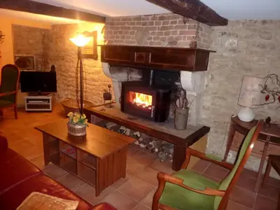 Télévision ou salle de divertissement dans l'établissement La beuquette