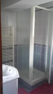 Salle de bains dans l'établissement Le p'tit bourquin