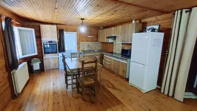 Cuisine ou kitchenette dans l'établissement Le chalet du mazagran
