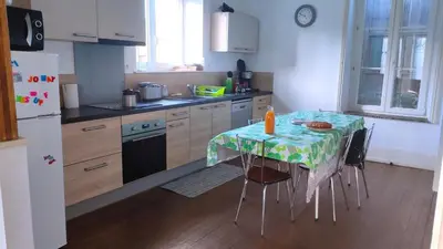 Cuisine ou kitchenette dans l'établissement Les rosieres 2