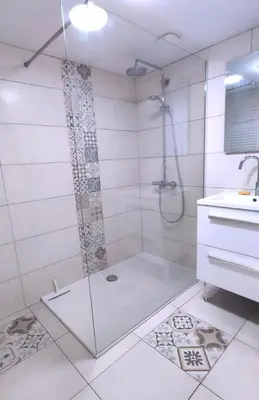 Salle de bains dans l'établissement Les rosieres 2