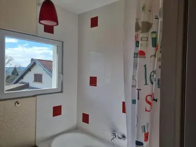 Salle de bains dans l'établissement Le Haut du Theux - Gîte de vacances