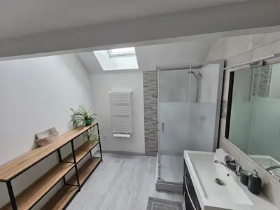 Salle de bains dans l'établissement La petite Longère de Vin'Ay