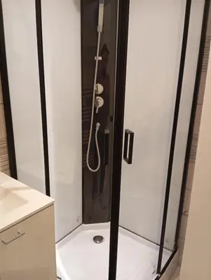 Salle de bains dans l'établissement Mars