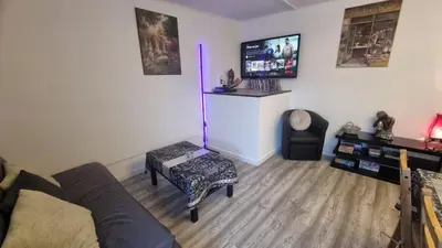 Télévision ou salle de divertissement dans l'établissement Appartement Rethel - Netflix - Marc & cécile