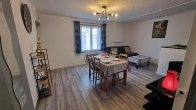 Coin salon dans l'établissement Appartement Rethel - Netflix - Marc & cécile
