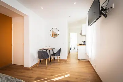 Cuisine ou kitchenette dans l'établissement L'Albatros 006 - Hypercentre * Cosy * Wifi