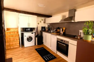 Cuisine ou kitchenette dans l'établissement Duplex Cosy 85 m2 hyper centre Châlons-en-Champagne
