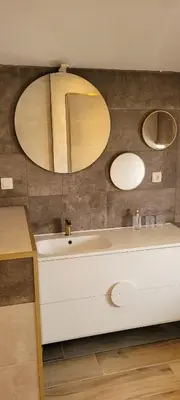 Salle de bains dans l'établissement 2 Gites dans les remparts à Dun sur Meuse