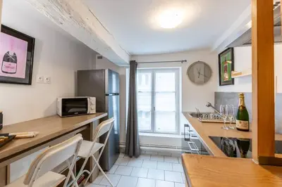 Cuisine ou kitchenette dans l'établissement Esope by Kleidos-Ravissant T2 en plein centre de Château-Thierry
