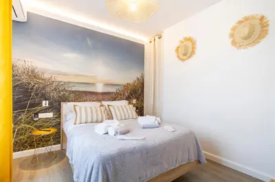 Un ou plusieurs lits dans un hébergement de l'établissement Soleil d'Été - Netflix & Wifi - Balcon - Climatisation - Parking Gratuit - check-in 24H24 - Emplacement Vélos - GoodMarning