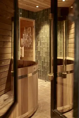 Salle de bains dans l'établissement La Chapelle du Carmel - Centre ville - 340 M2 - SPA - Cinéma - Parking -