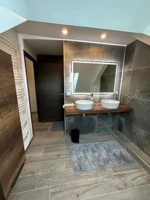 Salle de bains dans l'établissement AU COEUR DU TERROIR CHAMPENOIS