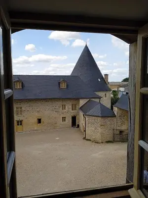 Plan de l'établissement 3 Gîtes avec piscine au Château de Charbogne