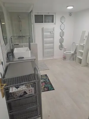 Salle de bains dans l'établissement Maison confort et repos