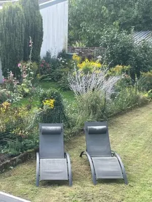 Jardin de l'établissement Chez Mathilde et Gaby, chambre d'hôtes
