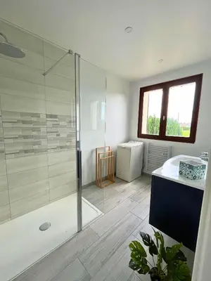 Salle de bains dans l'établissement Le Robinson - Jusqu'à 7 couchages