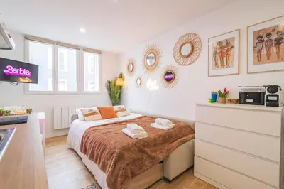 Cuisine ou kitchenette dans l'établissement ExploreReims - Malibu beachhouse proche gare et centre