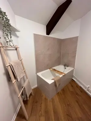 Salle de bains dans l'établissement Le Petit Port - La Belle Etoile