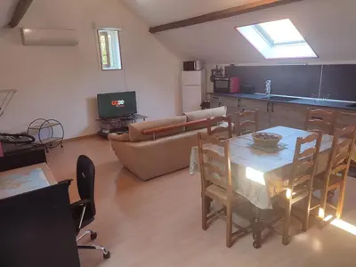 Télévision ou salle de divertissement dans l'établissement Maisonnette privatisée