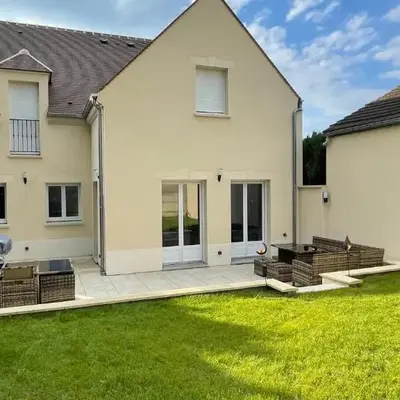 Magnifique villa 12 pers - 6 chambres avec salle de bain privative au Calme - 30 min Asterix - Ecrin de charme