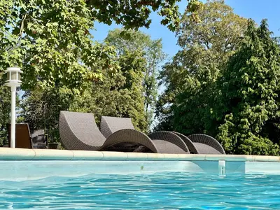 Piscine de l'établissement Château de Belleaucourt ou située à proximité
