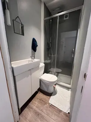 Salle de bains dans l'établissement Le Noé : hyper centre d’Epernay