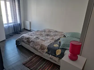 Un ou plusieurs lits dans un hébergement de l'établissement Logement 1