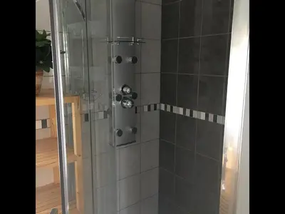 Salle de bains dans l'établissement La Petite Maison Du Montjard