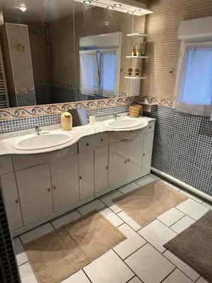 Salle de bains dans l'établissement La maison des copains