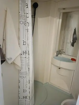 Salle de bains dans l'établissement Logement 2