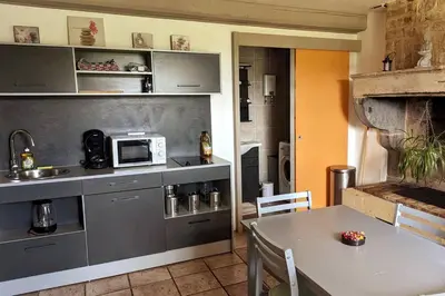 Cuisine ou kitchenette dans l'établissement Gîte Bohême