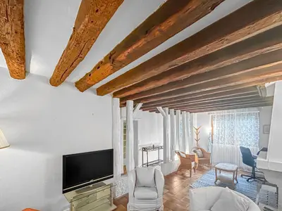 Télévision ou salle de divertissement dans l'établissement Villa Charme de Morin 15 min de Disneyland