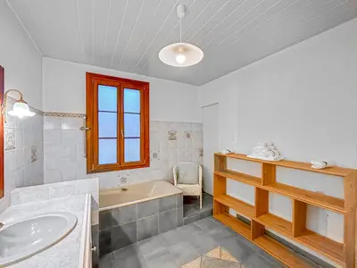 Salle de bains dans l'établissement Villa Charme de Morin 15 min de Disneyland