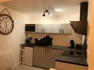 Cuisine ou kitchenette dans l'établissement Maisonnette au cœur du vignoble