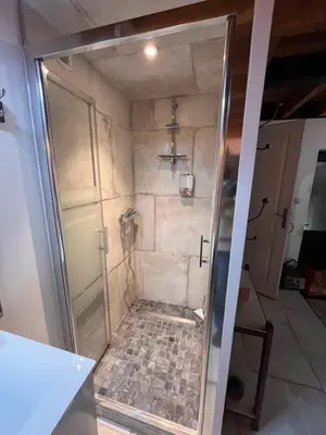 Salle de bains dans l'établissement Le nid d’Isa